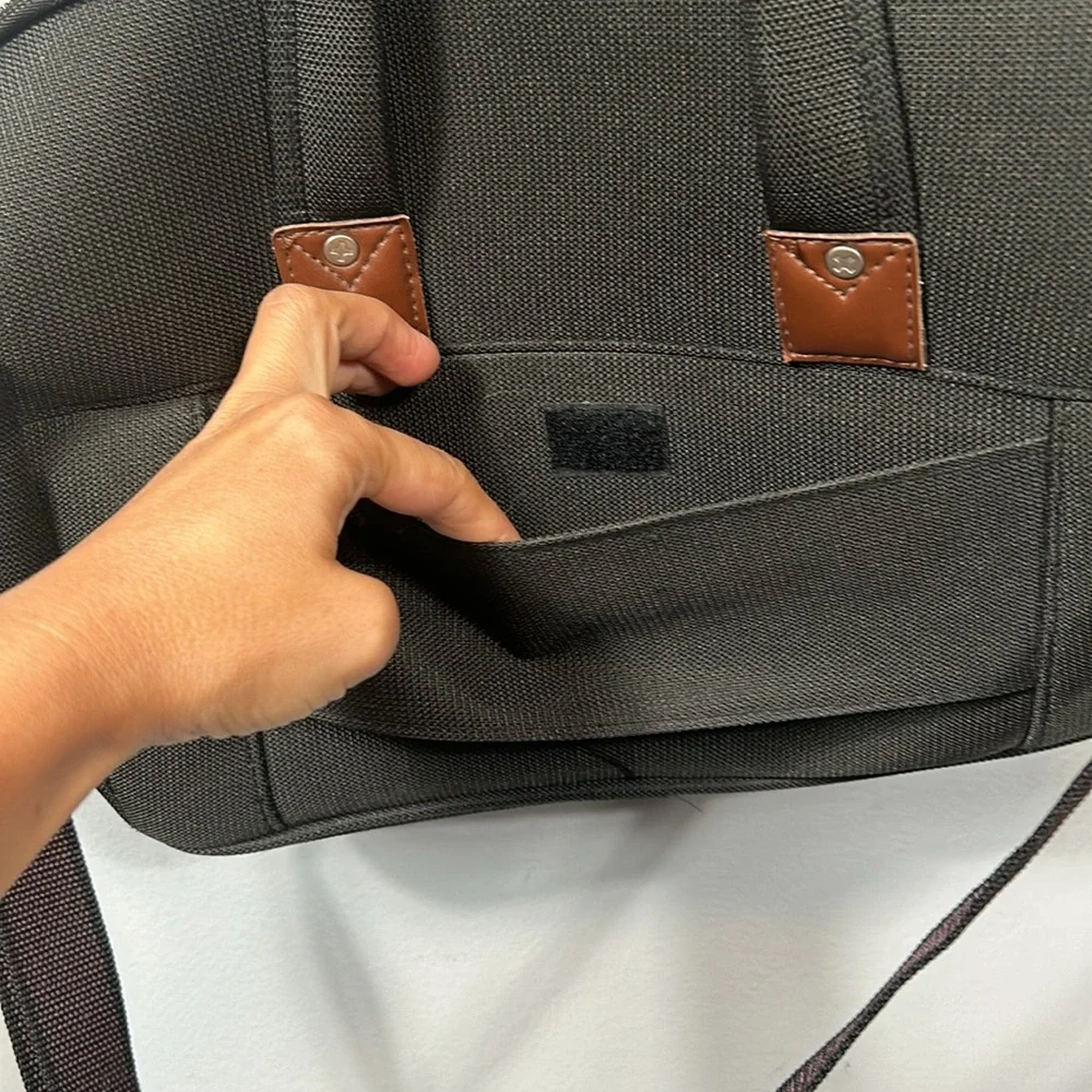 Voyager Luggage Hand Carry/ Shoulder Bag Army Green